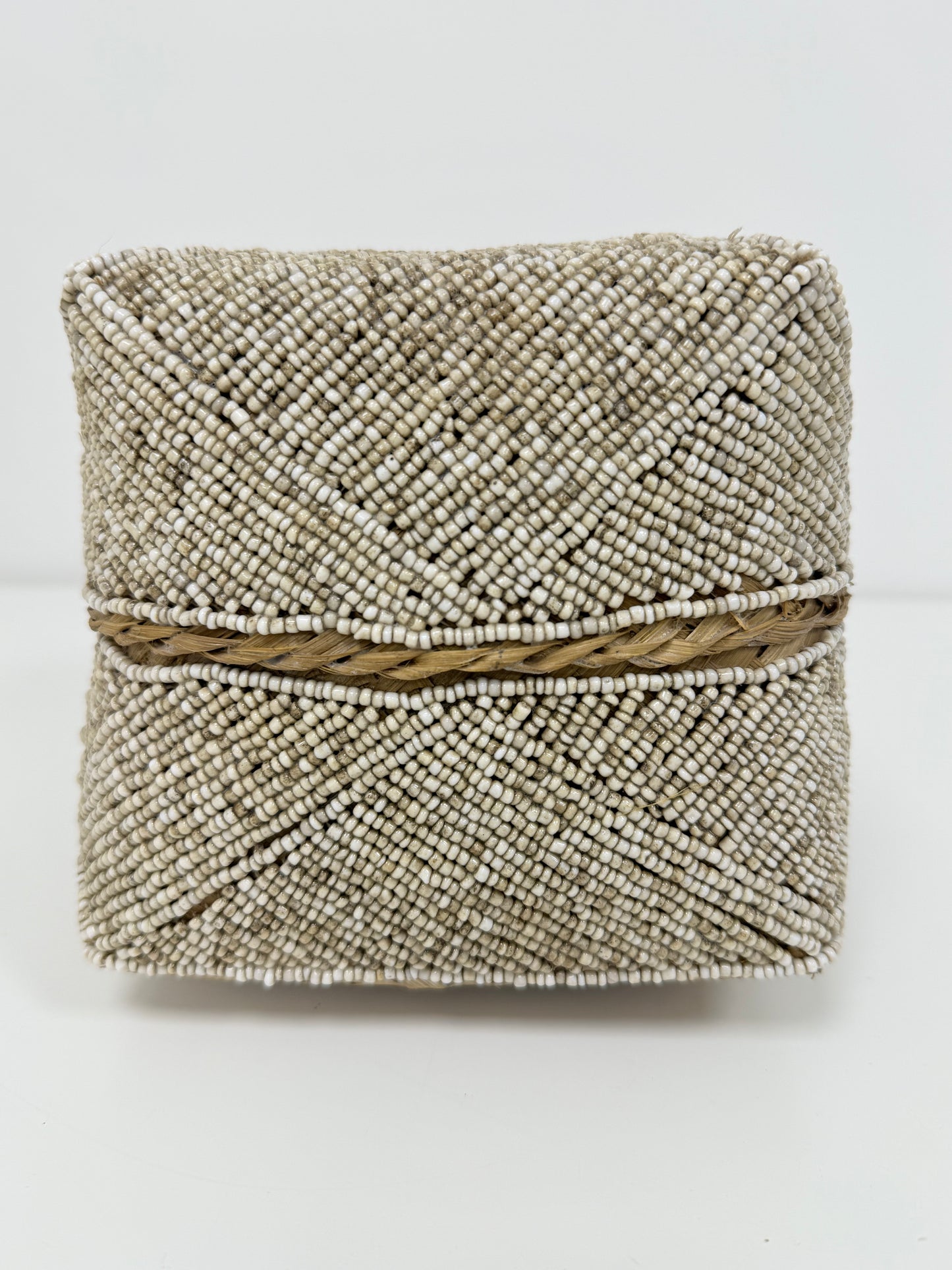 Boîte perlée beige Taille L