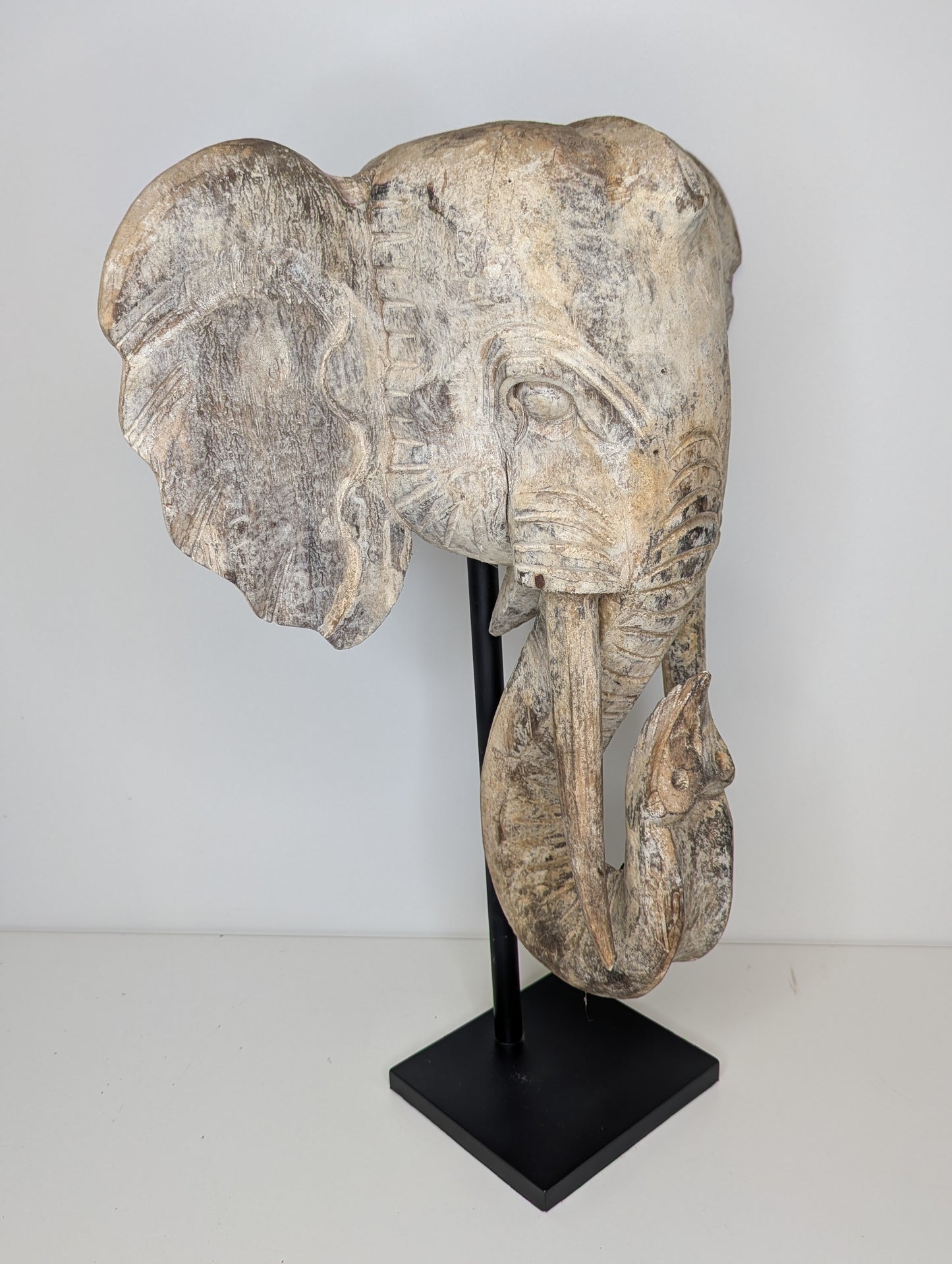 Tête d’éléphant sculptée 65 cm