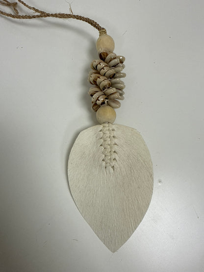 Suspension bois & coquillage plume  Blanc 50 cm
