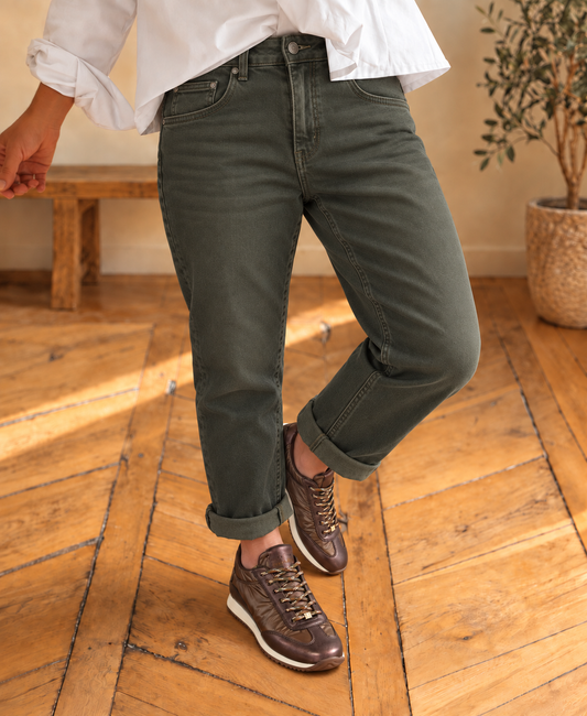 Jeans mom Jessica Kaki