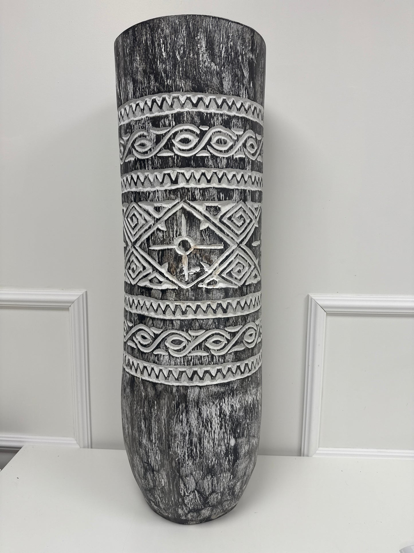 Vase en suar sculpté Timor 80 cm Noir