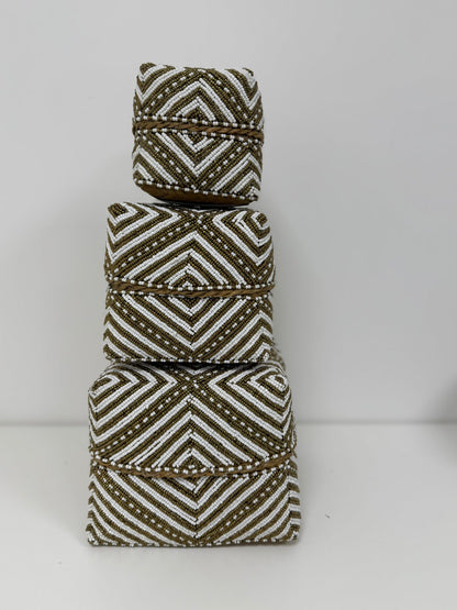 Boîte perlée à compléter 3 25×25 cm M