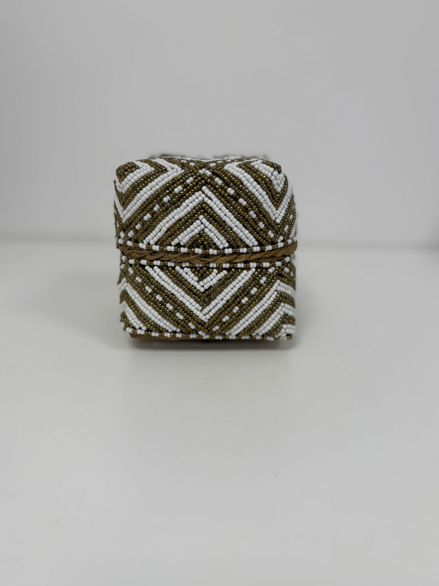 Boîte perlée à compléter 3 25×25 cm M