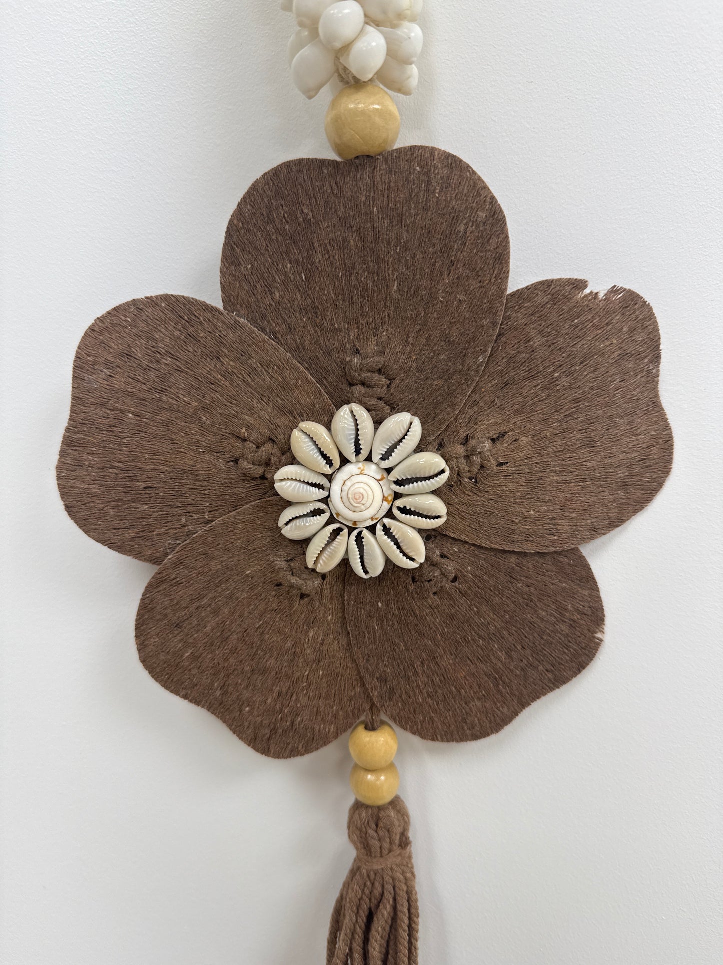 Suspension bois & coquillage  Fleur Marron 50 cm
