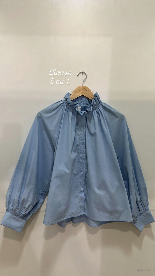 Chemise col volant dos plissé Bleu ciel