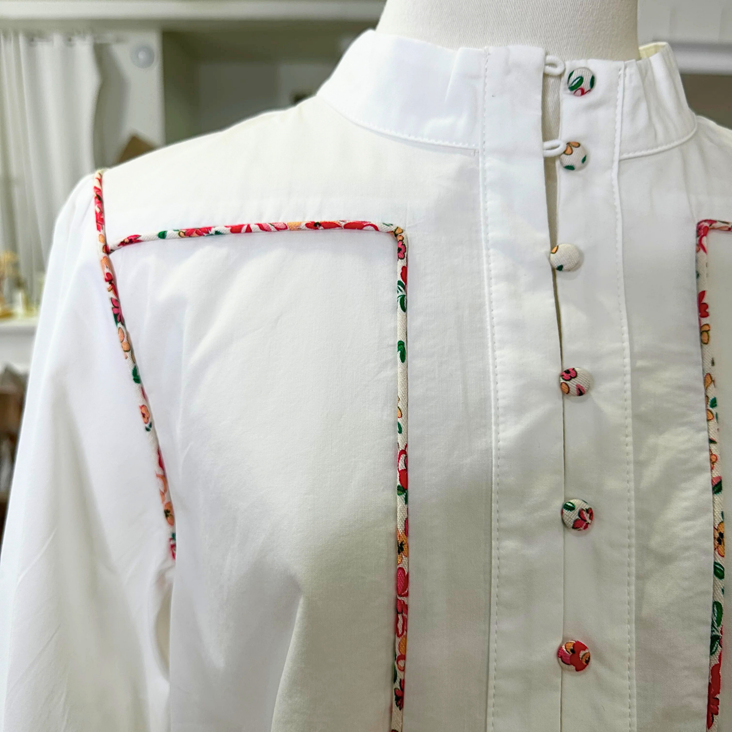 Chemise col mao liseret bouton liberty Blanc