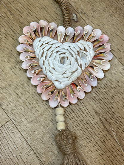 Suspensieur Cœur coquillage blanc rose