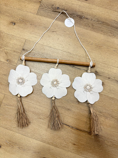 Suspension murale 3 fleur blanche