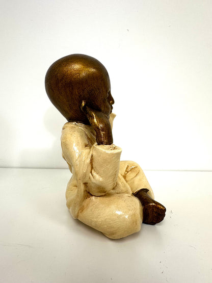 Statue moine “Main sur les oreilles”