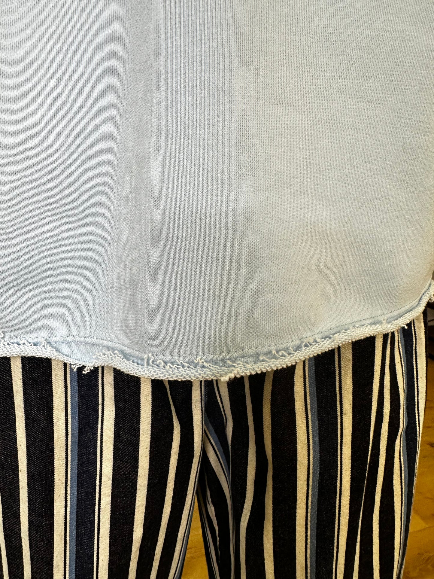 Blouse col rond poche poitrine manche longue Ciel