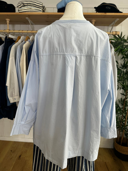 Blouse col rond poche poitrine manche longue Ciel