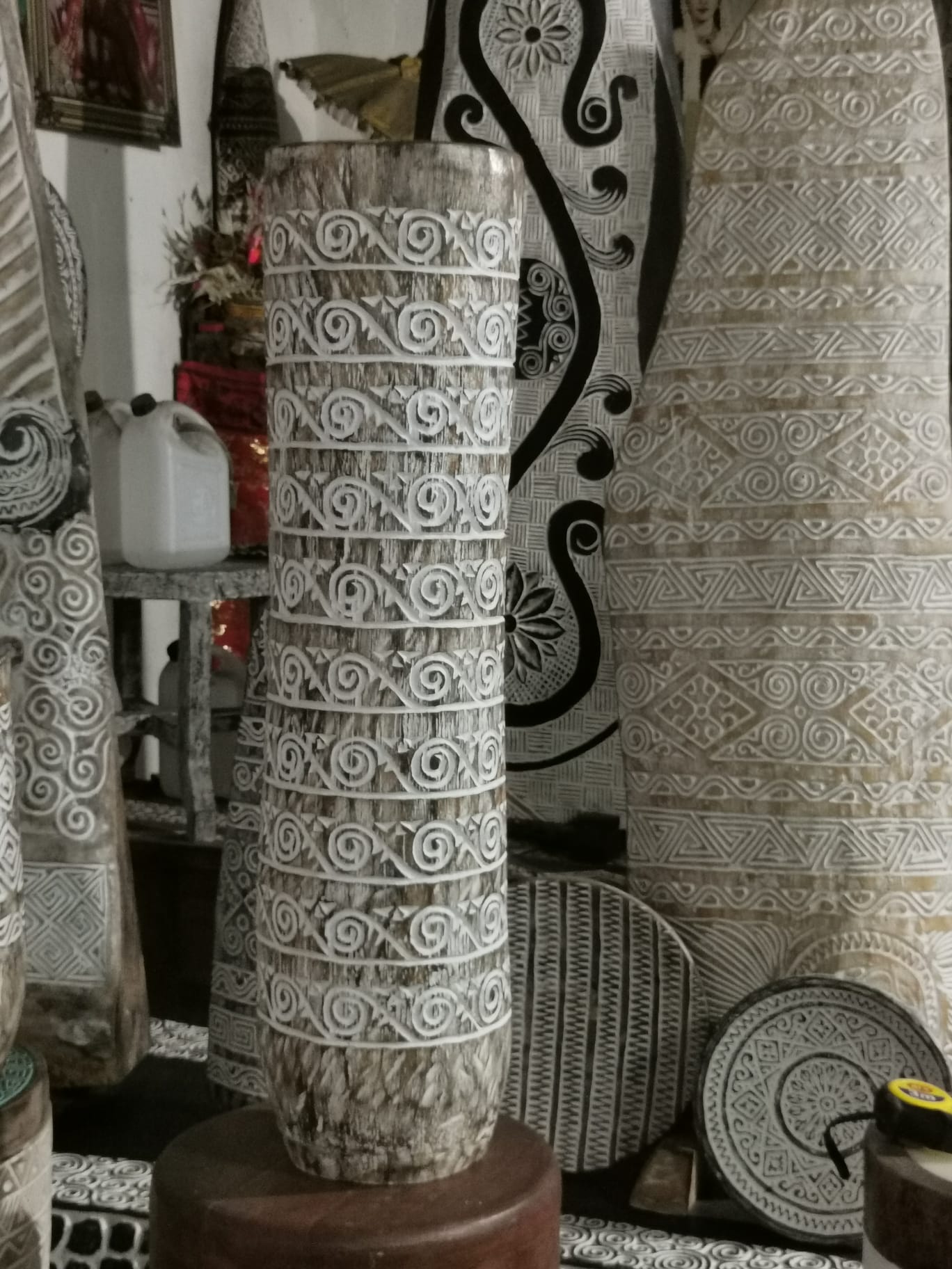 Vase en suar sculpté Timor 80 cm Gris  80 cm