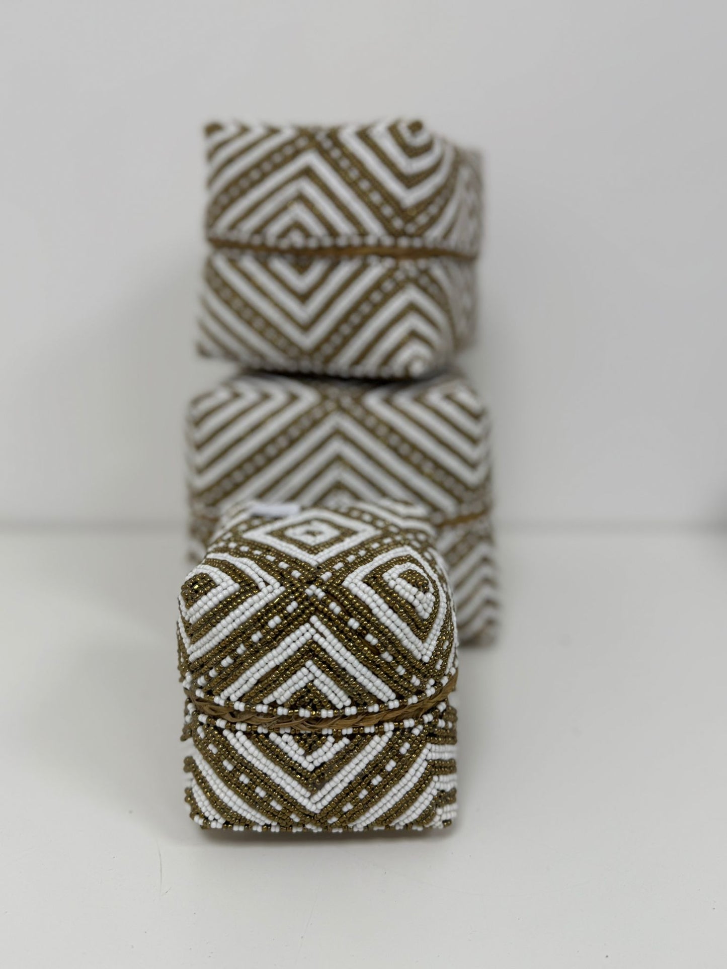 Boîte perlée à compléter 3 25×25 cm M