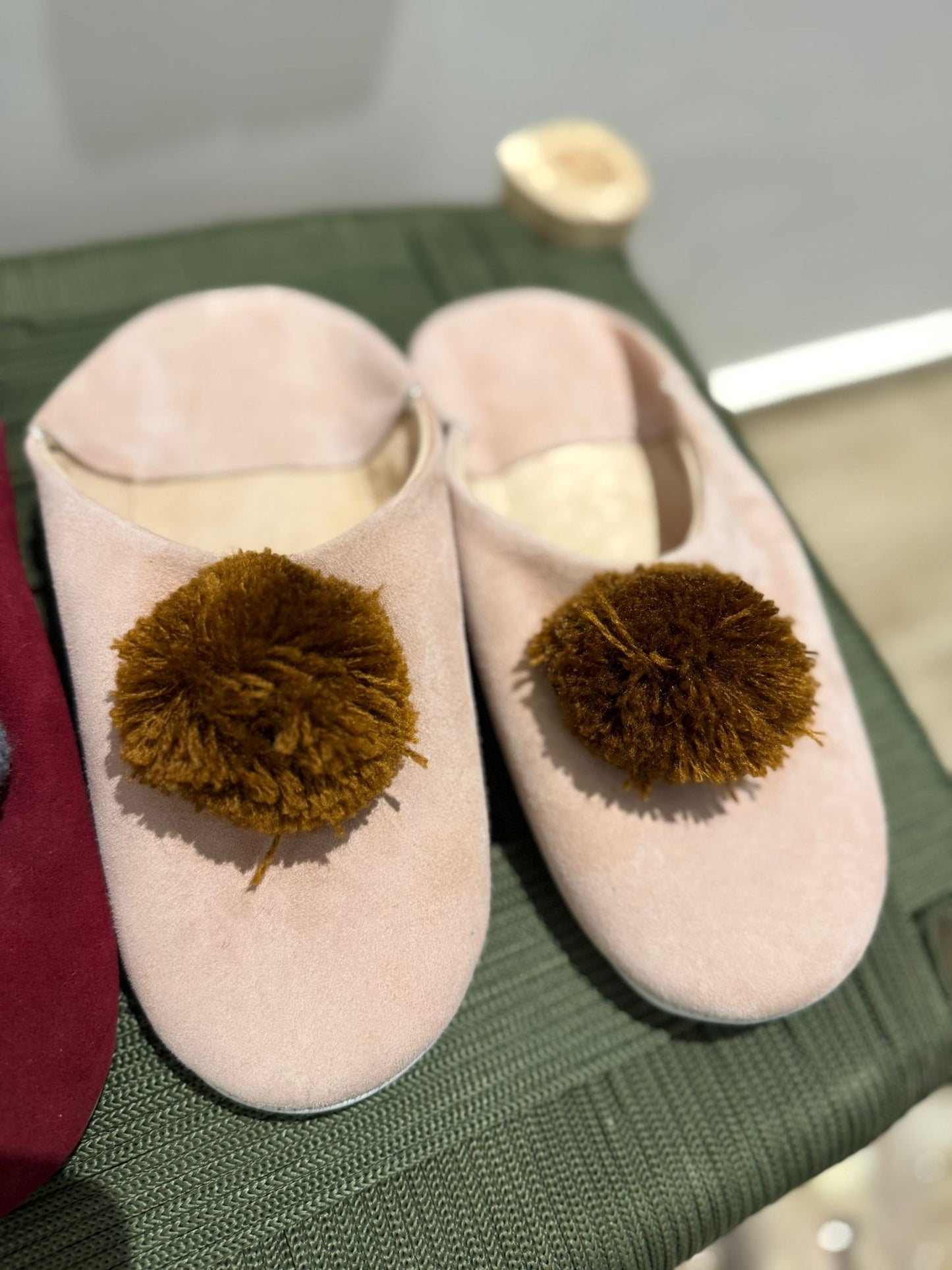 Babouche beige pompon Marron