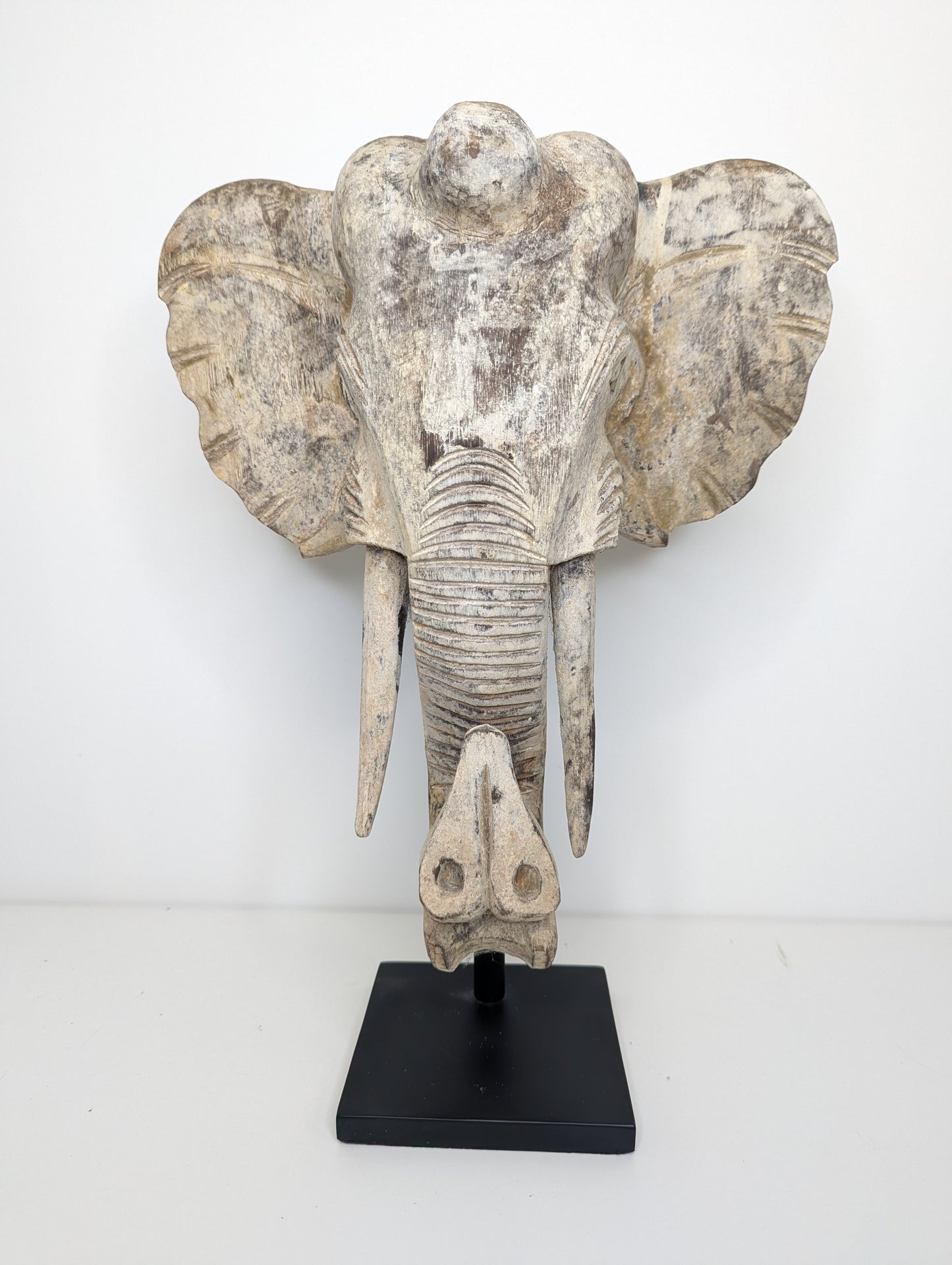 Tête d’éléphant sculptée sur socle 50 cm