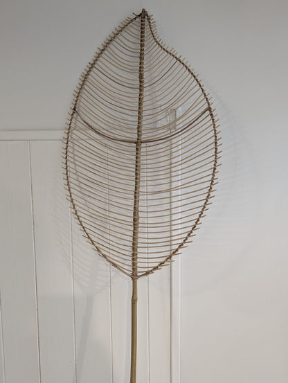 Tige décorative géante feuille ajourée raphia – 210 cm + TU